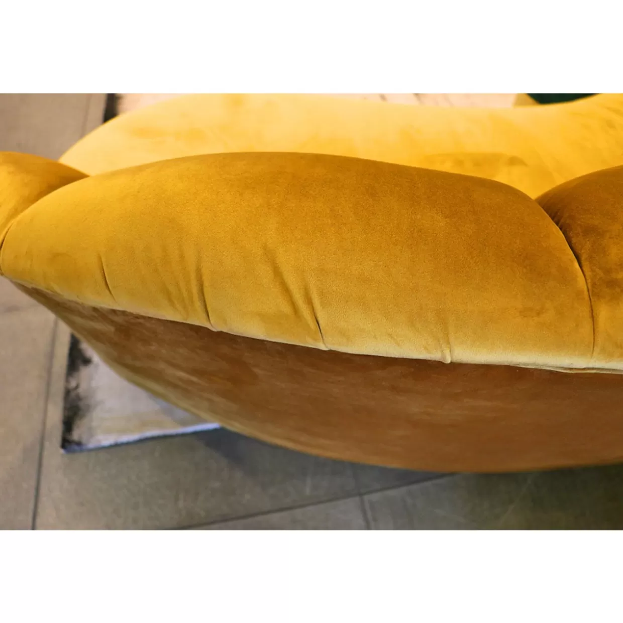 KARE Design - Divano Dschinn 3 Posti in Ambra, Moderno Soggiorno 233 cm, Comodo per Salotti 

(：Ambra，)