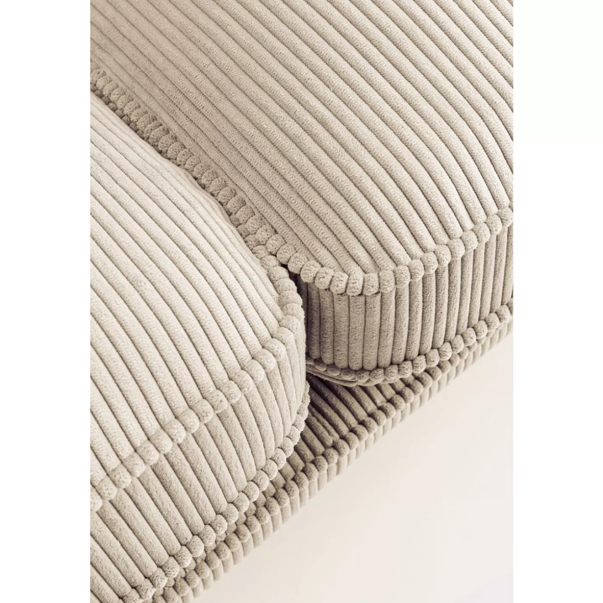 Divano Elegante Shirly a 3 Posti in Crema | Design Moderno e Confortevole by KARE