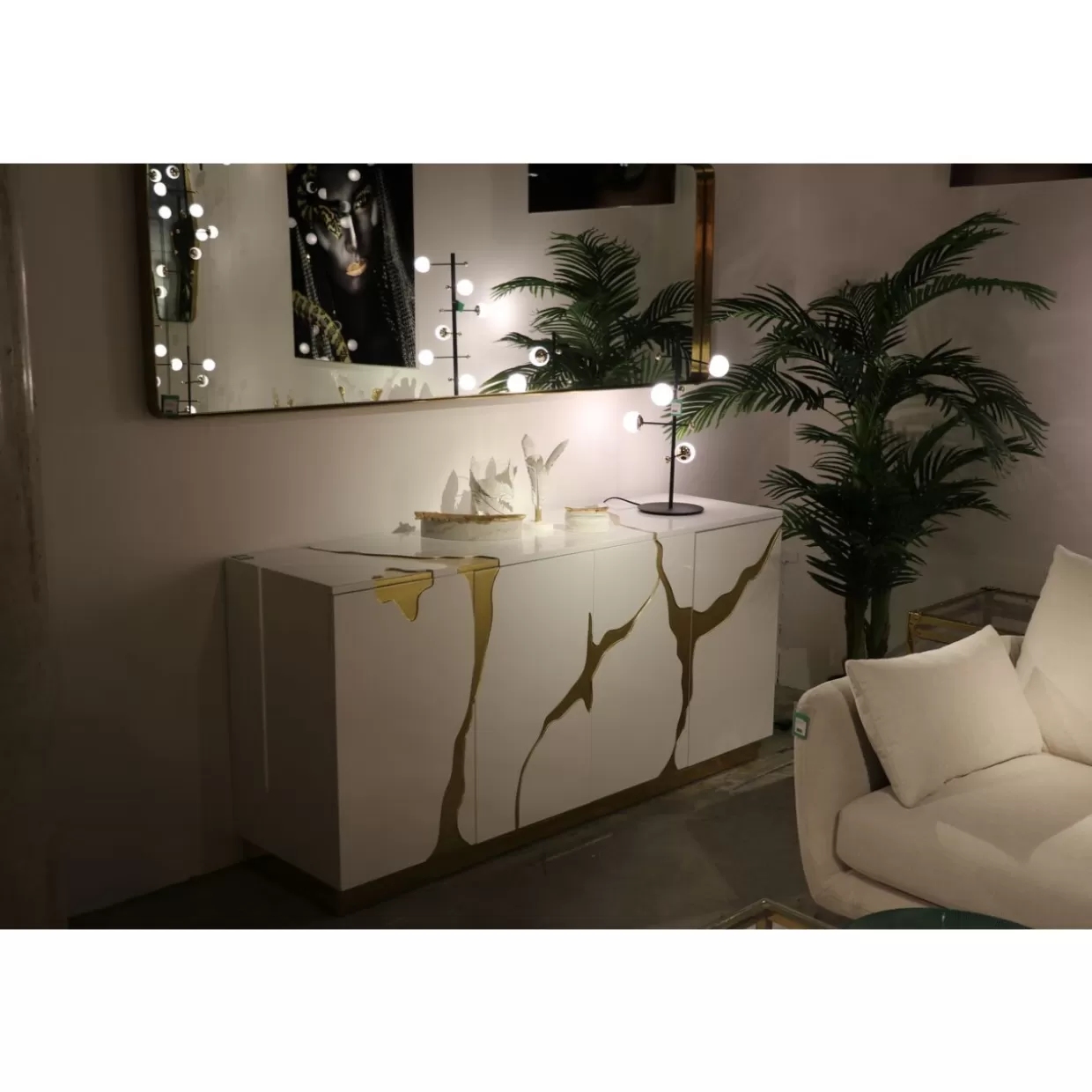Specchio Design Curvilineo con Cornice in Ottone Lucidato - Formato Rettangolare Elegante 70x200 cm by KARE
