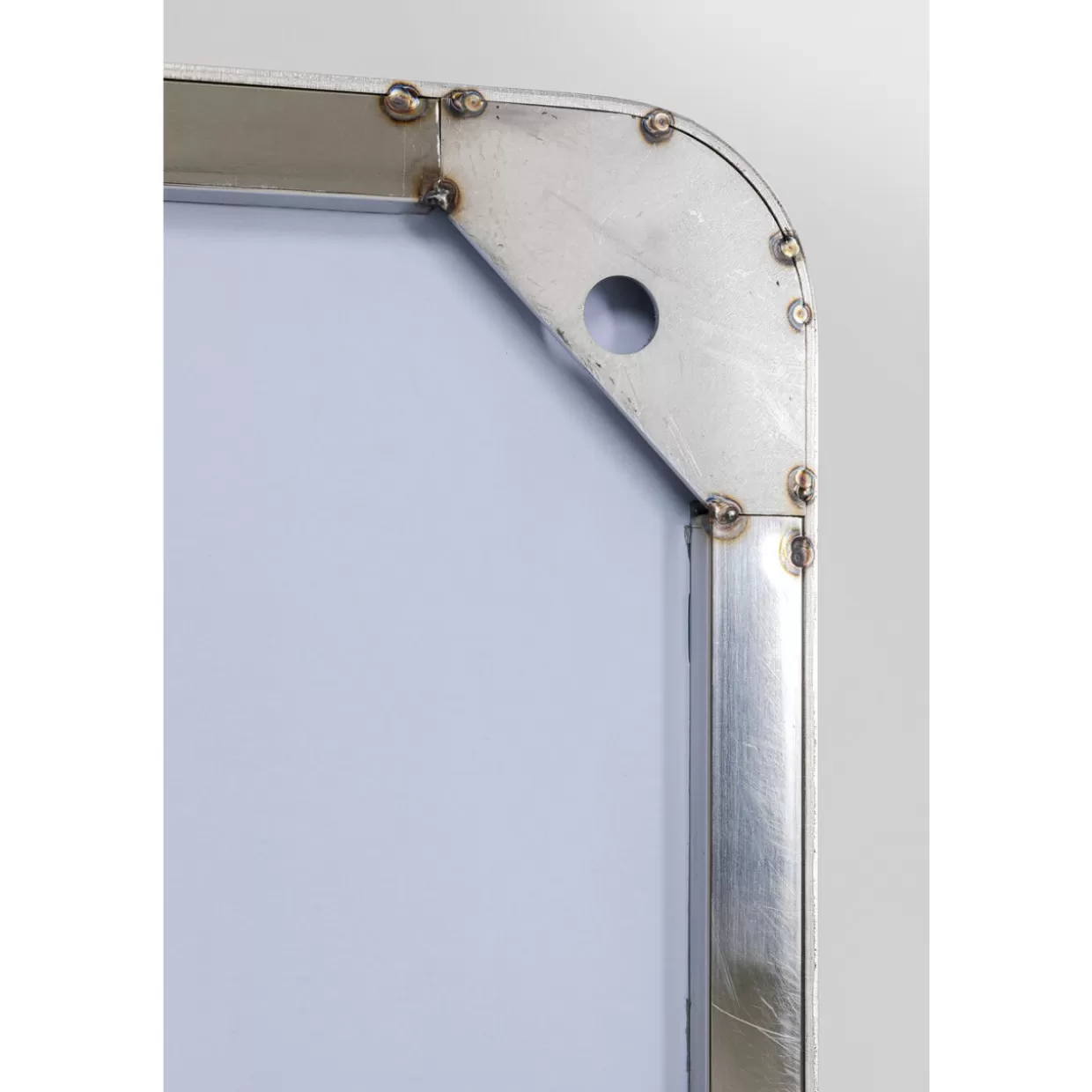 Specchio Elegante KARE Design con Linee Sinuose e Finitura Cromata Lucida - 80x120 cm per Arredamento Moderno