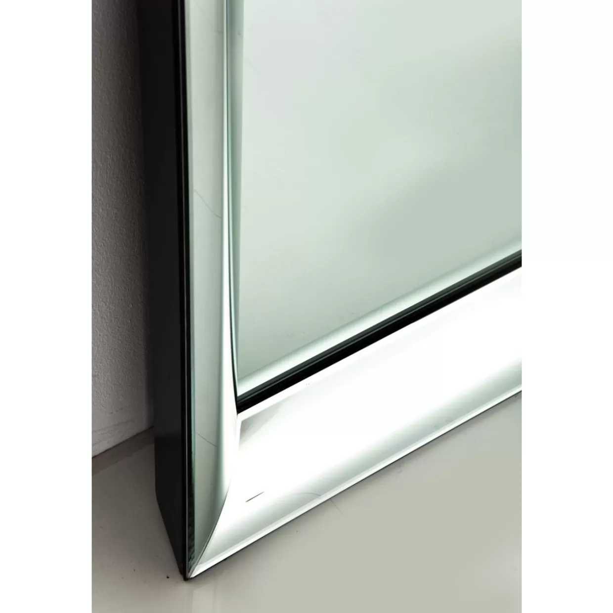 Specchiero Elegante Bellezza Delicata con Cornice Morbida - Design KARE 207x99 cm per Interni Moderni