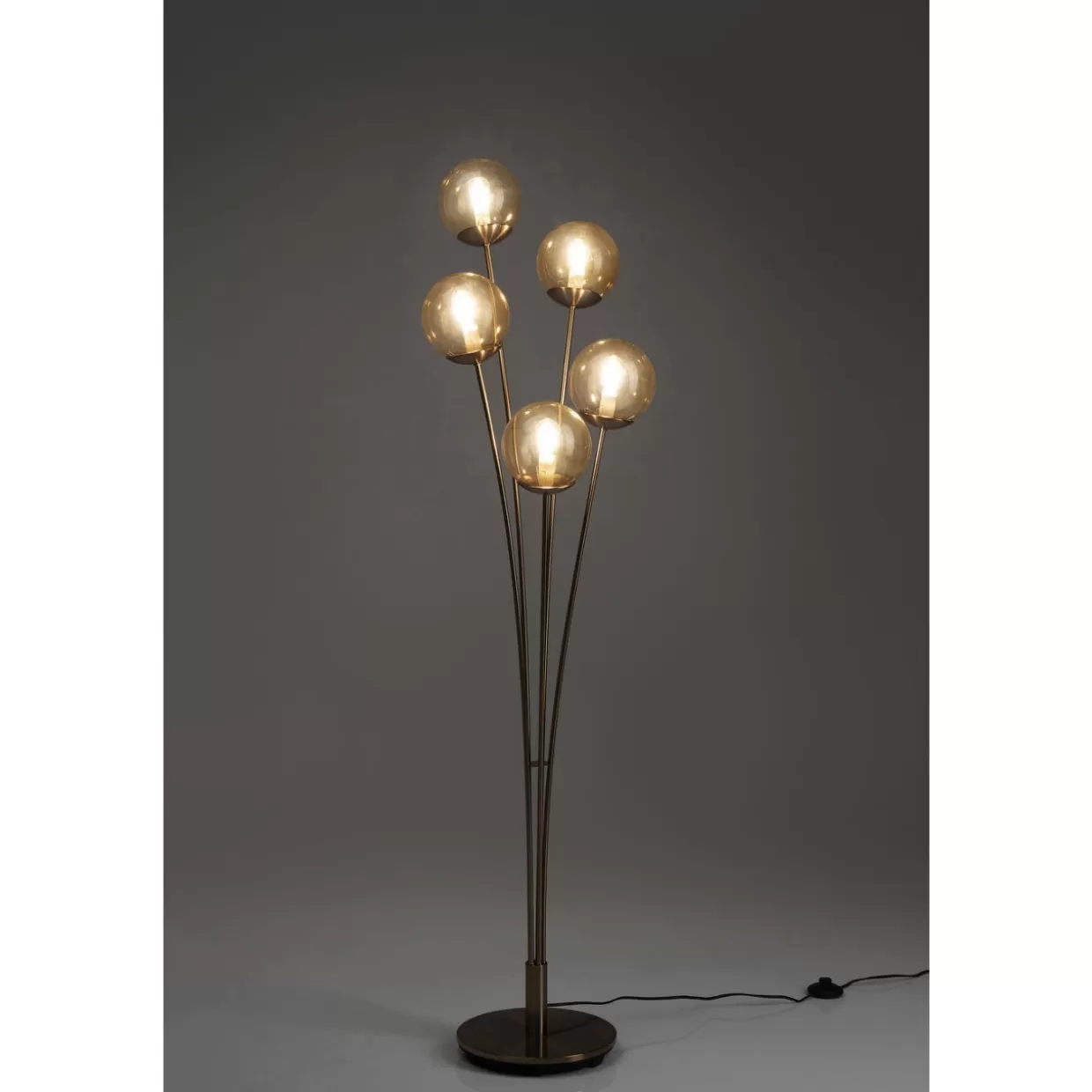 Lampada a stelo Five Balls con sfere sospese - Design contemporaneo in ottone dorato e vetro ambra per interni | Collezione esclusiva KARE