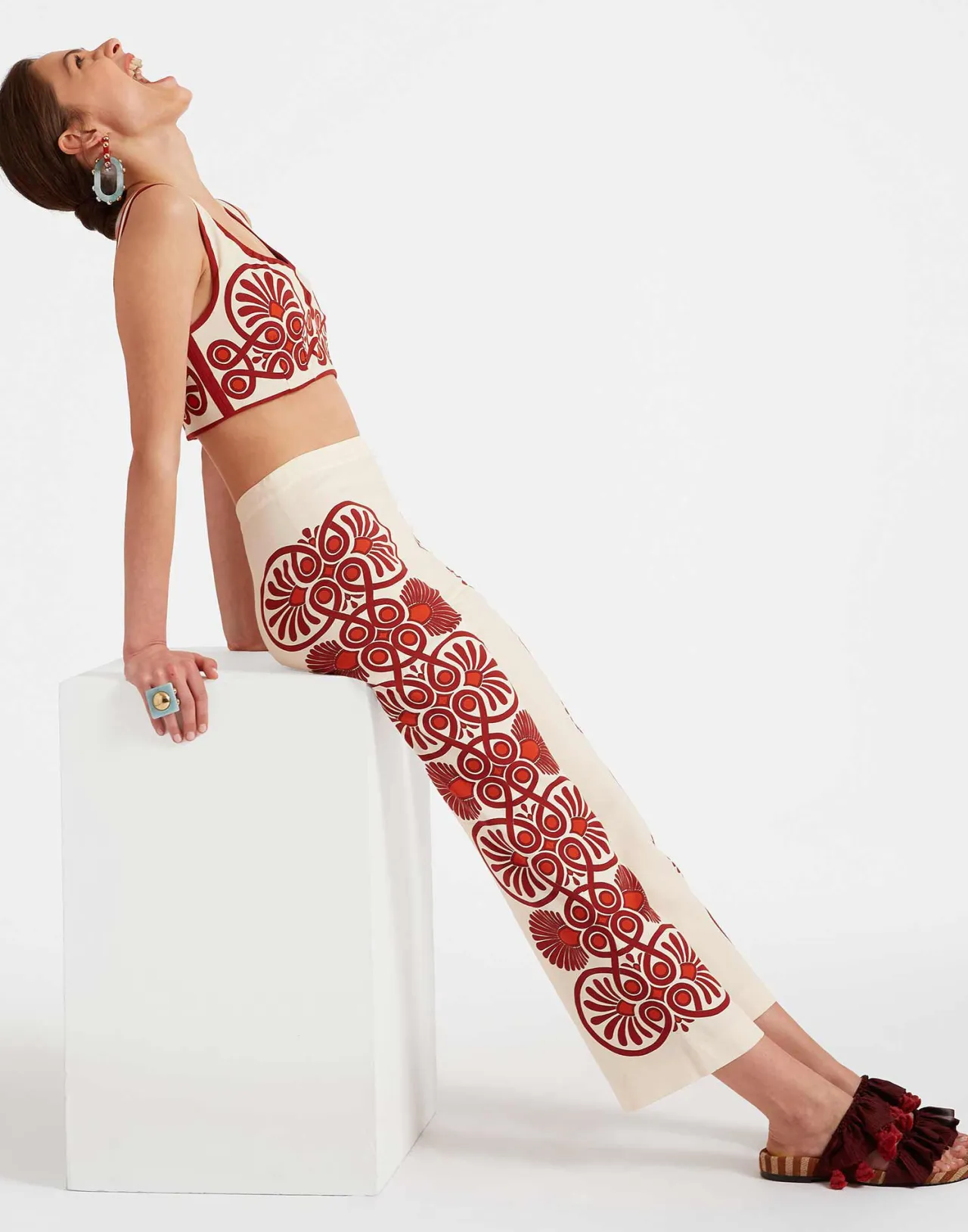 Offerta Imperdibile | Pantaloni Elasticizzati La DoubleJ - Decorazione Medaglione in Crema con Tessuto Satinato Reversibile