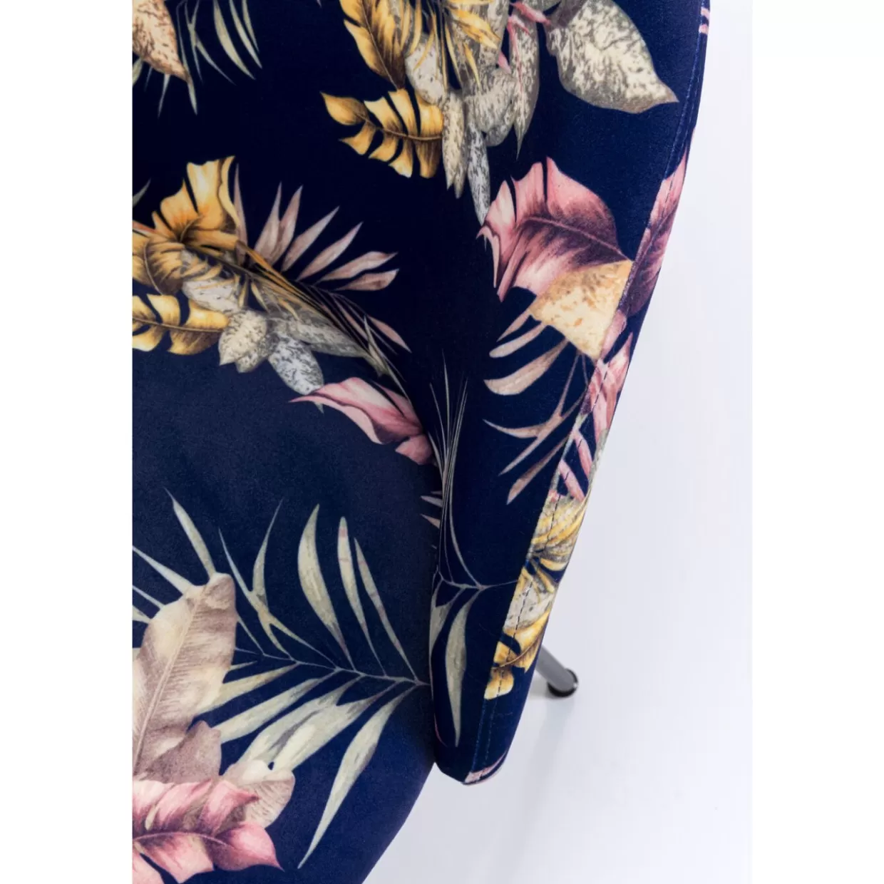 Design KARE: Elegante Sedia Cecil Flower con Stile Floreale per Arredamento Contemporaneo