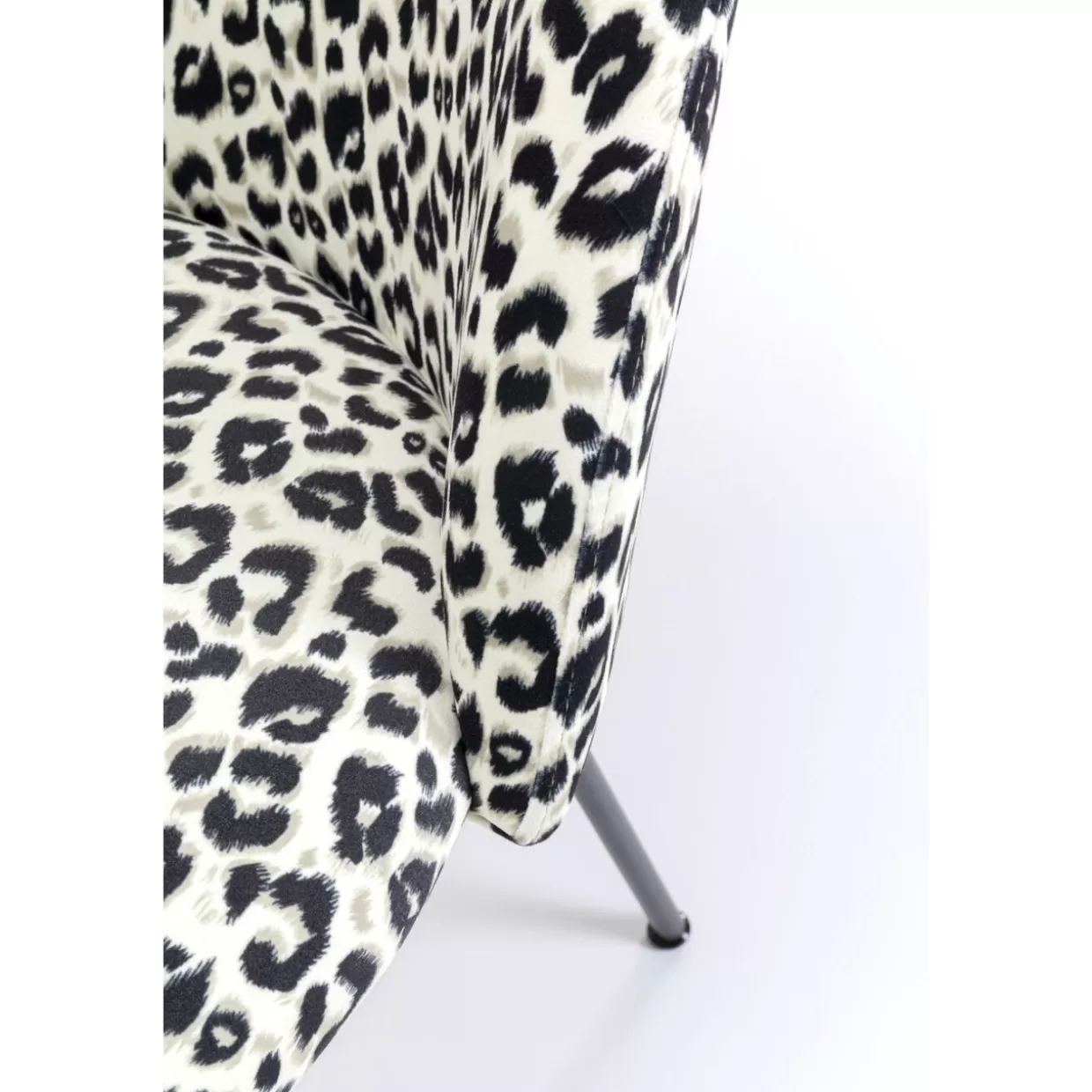 Cecil Leo: sedie contemporanee con design iconico per arredi raffinati - Collezione esclusiva KARE