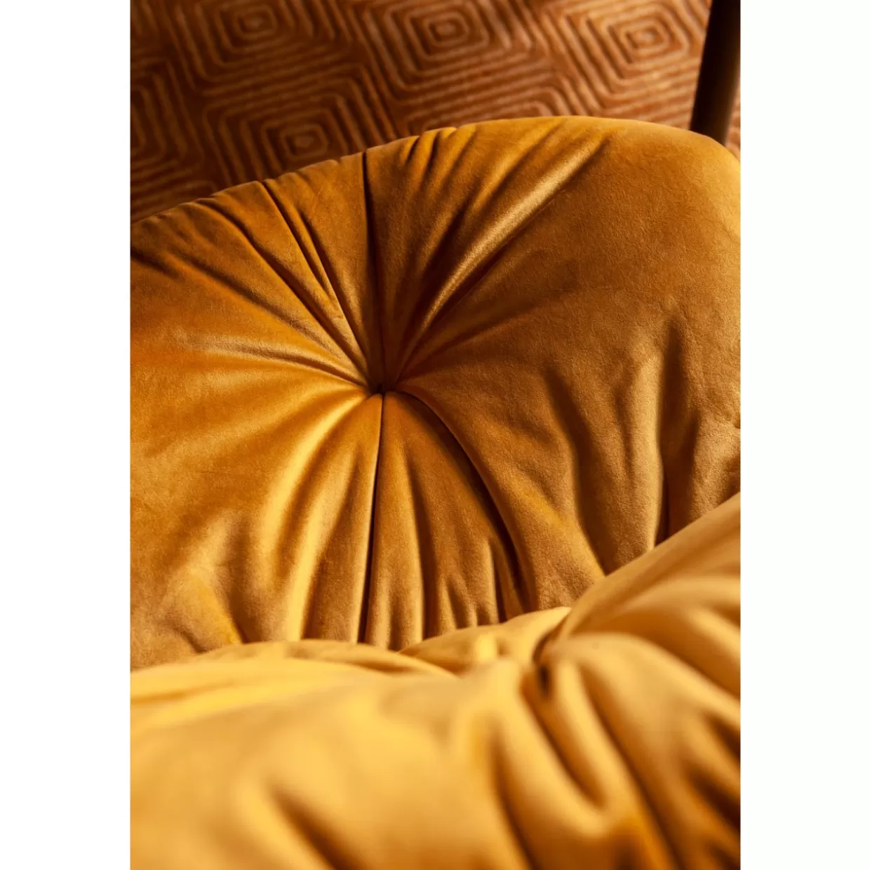 Sedia Mila in Tonalità Sole - Arredo Contemporaneo KARE by Design | Comodità Moderna con Stile Esclusivo