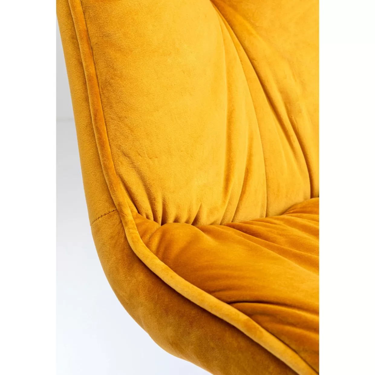 Sedia Mila in Tonalità Sole - Arredo Contemporaneo KARE by Design | Comodità Moderna con Stile Esclusivo