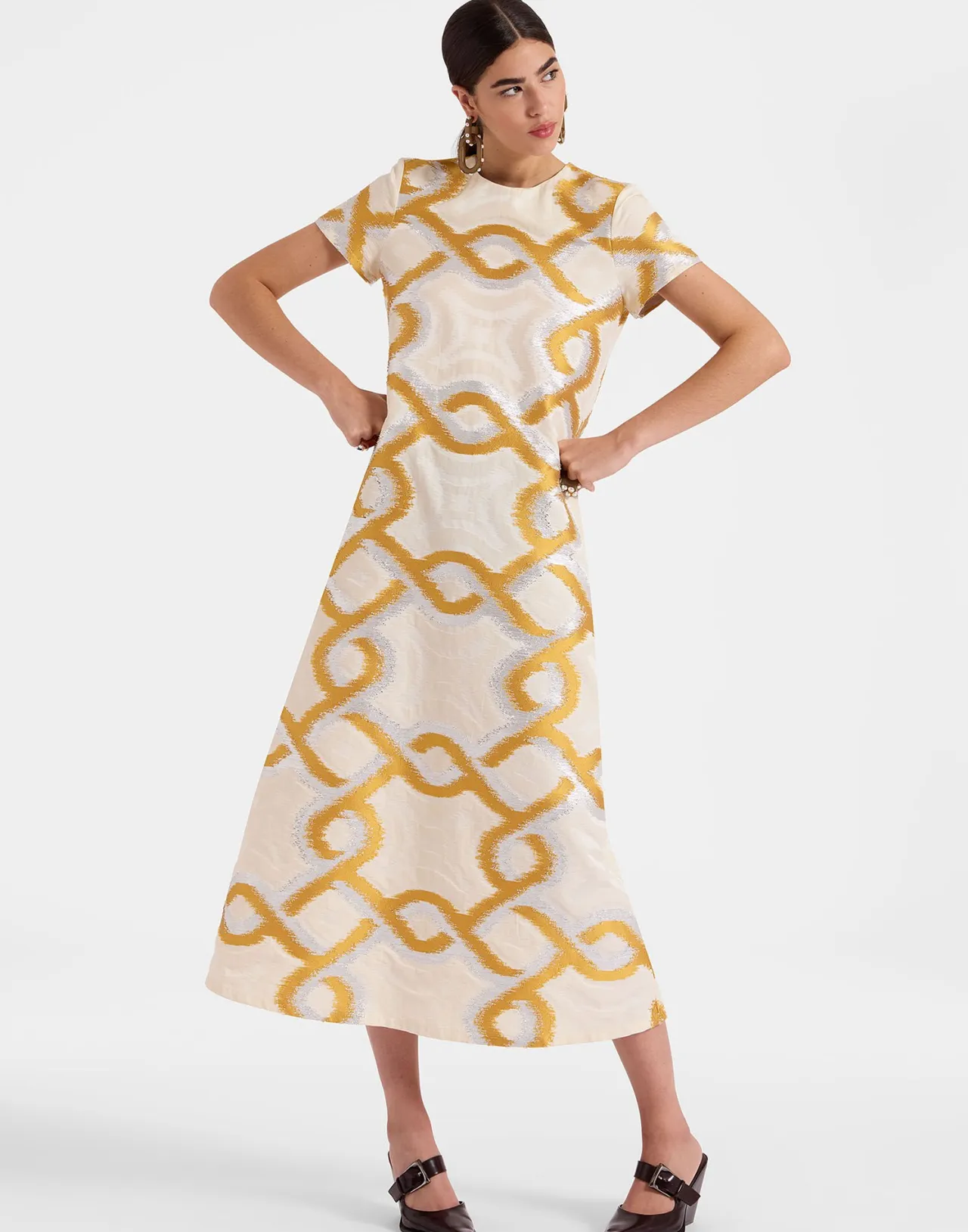 Abito Giramondo in Velluto Jacquard con Ricami Dorati - Collezione Esclusiva La DoubleJ