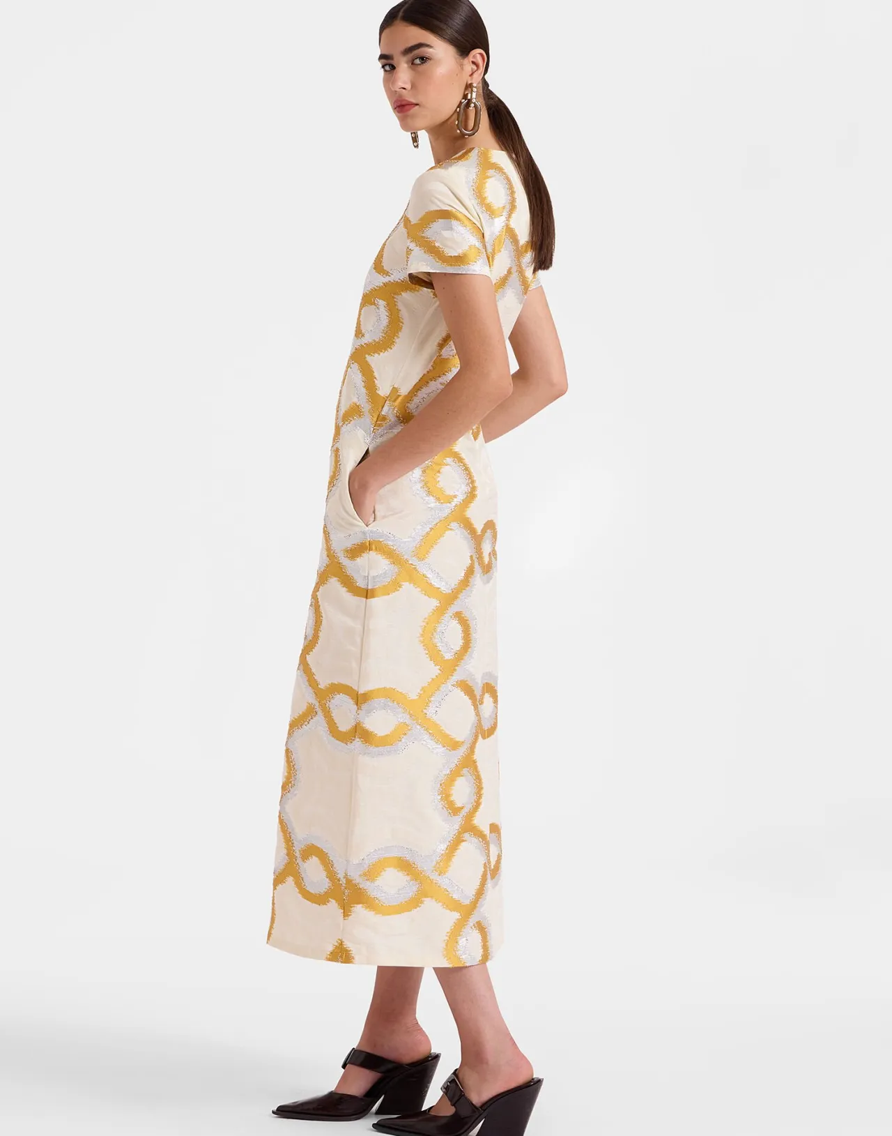 Abito Giramondo in Velluto Jacquard con Ricami Dorati - Collezione Esclusiva La DoubleJ