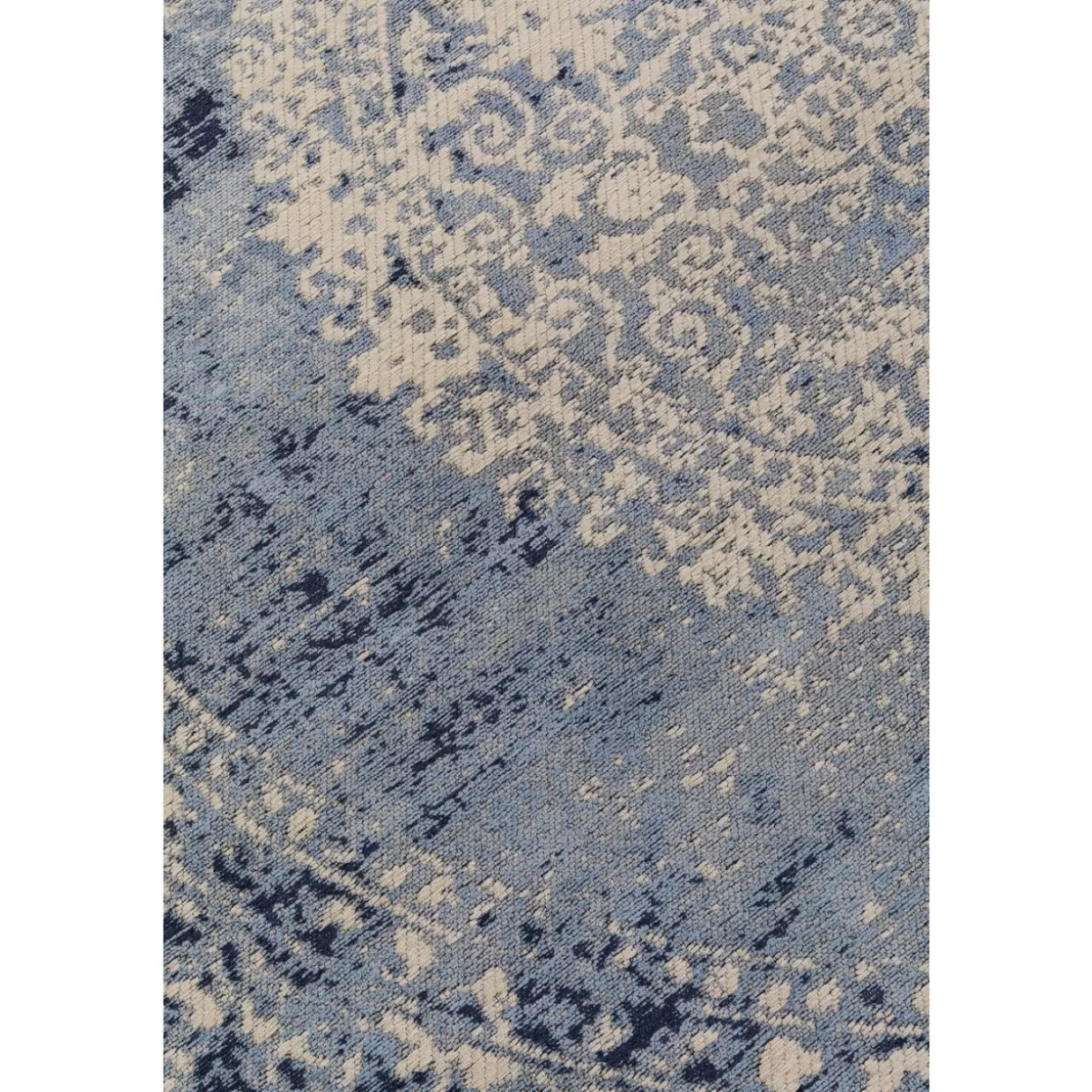 Tappeto Laury by KARE Design - Eleganza senza tempo in formato 200x300 cm 

Modello Laury in morbido grigio antracite - Tappeto peluche KARE per ambienti accoglienti 

Calorosa morbidezza 200x300 - Tappeto design Laury in versione oversize by KARE