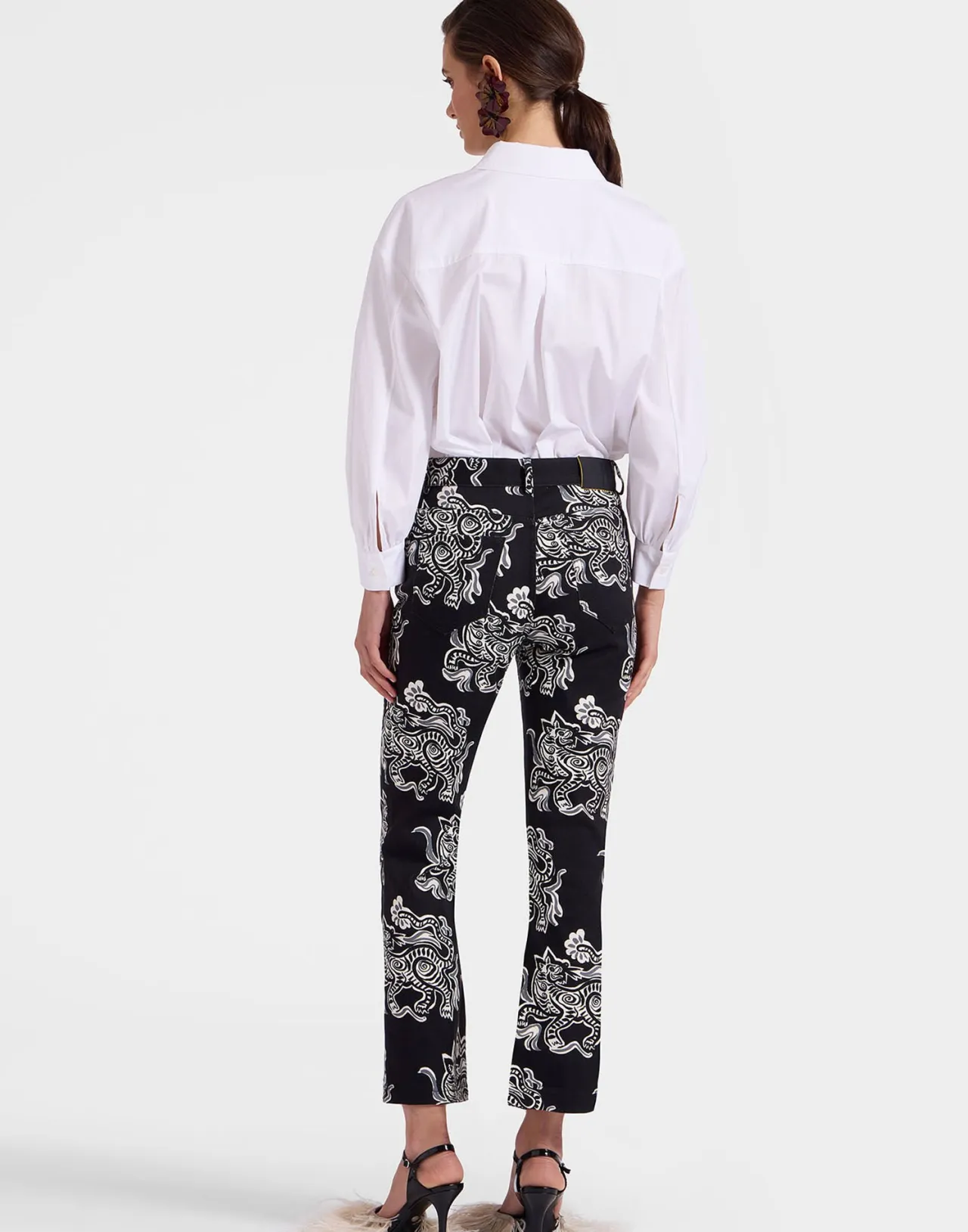 La DoubleJ Jeans Crop a Zampa di Elefante - Stampa Tigre Selvaggia in Nero e Bianco con Drill di Cotone, Offerta Imperdibile