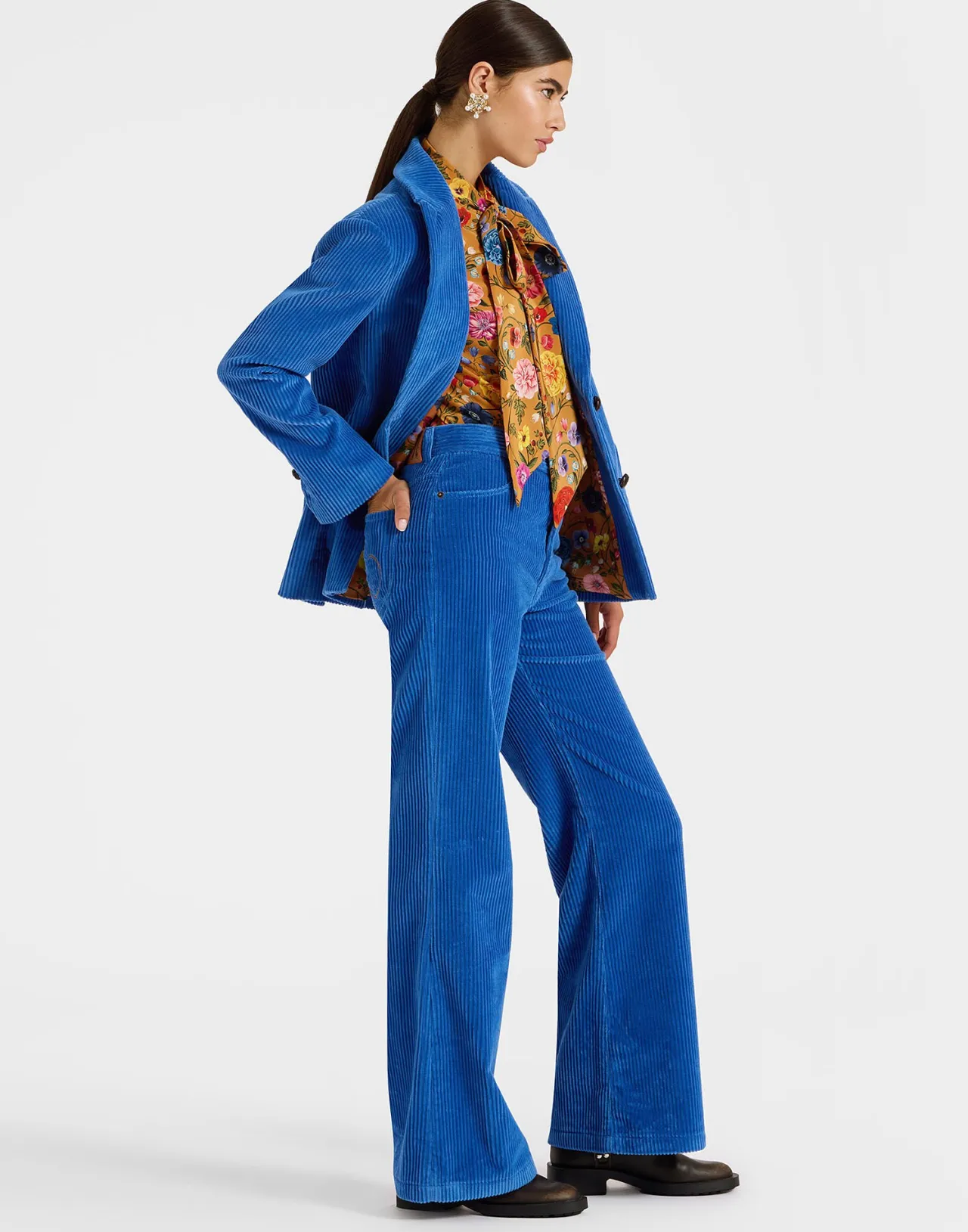 Pantaloni a Zampa Eleganti La DoubleJ - Velluto Corduroy Celeste Con Sconti Stagionali