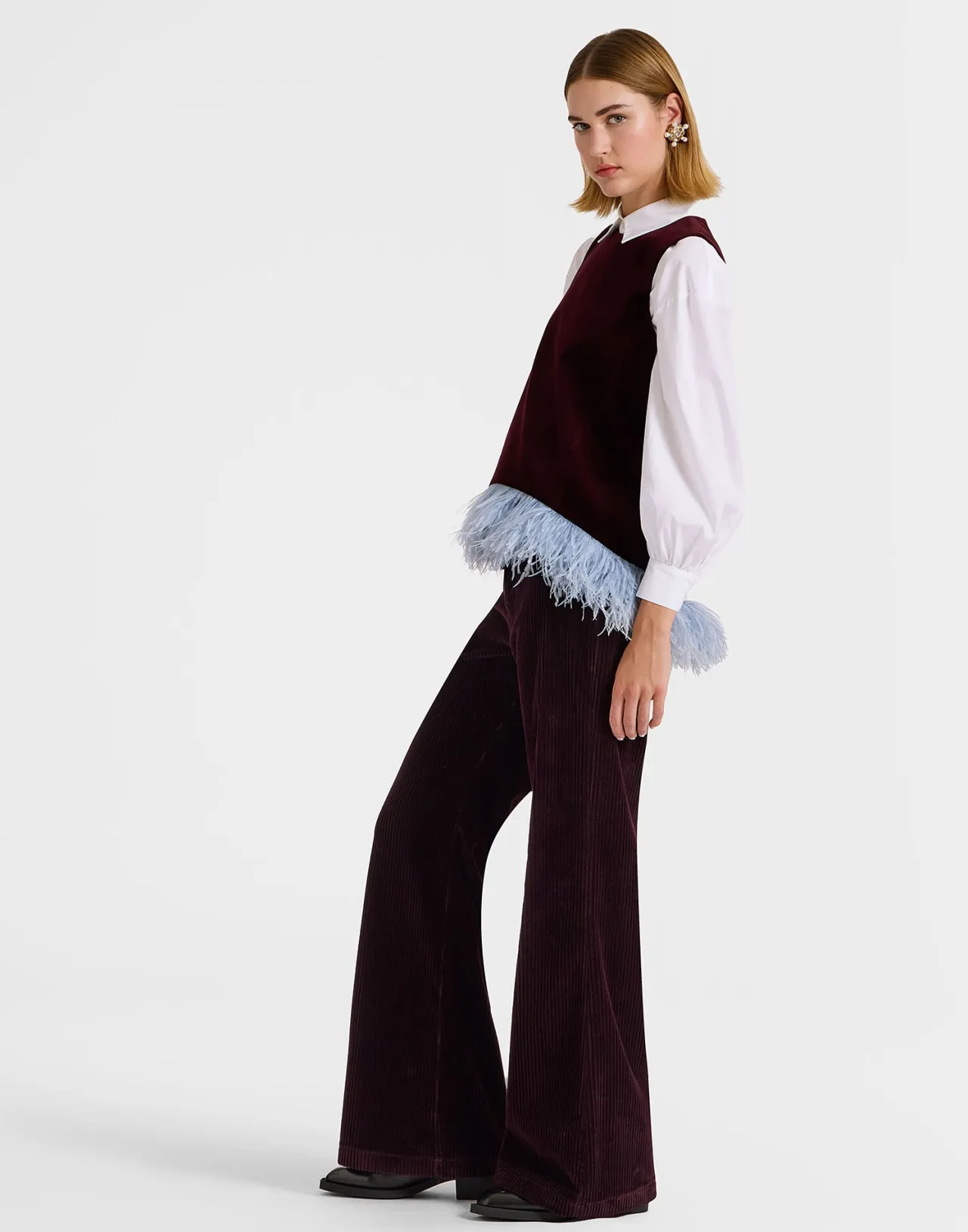 Pantaloni a Zampa con Design Avvolgente DoubleJ di La Maison - Tinta Unica Viola Intenso in Velluto a Coste per Look Autunno/Inverno
