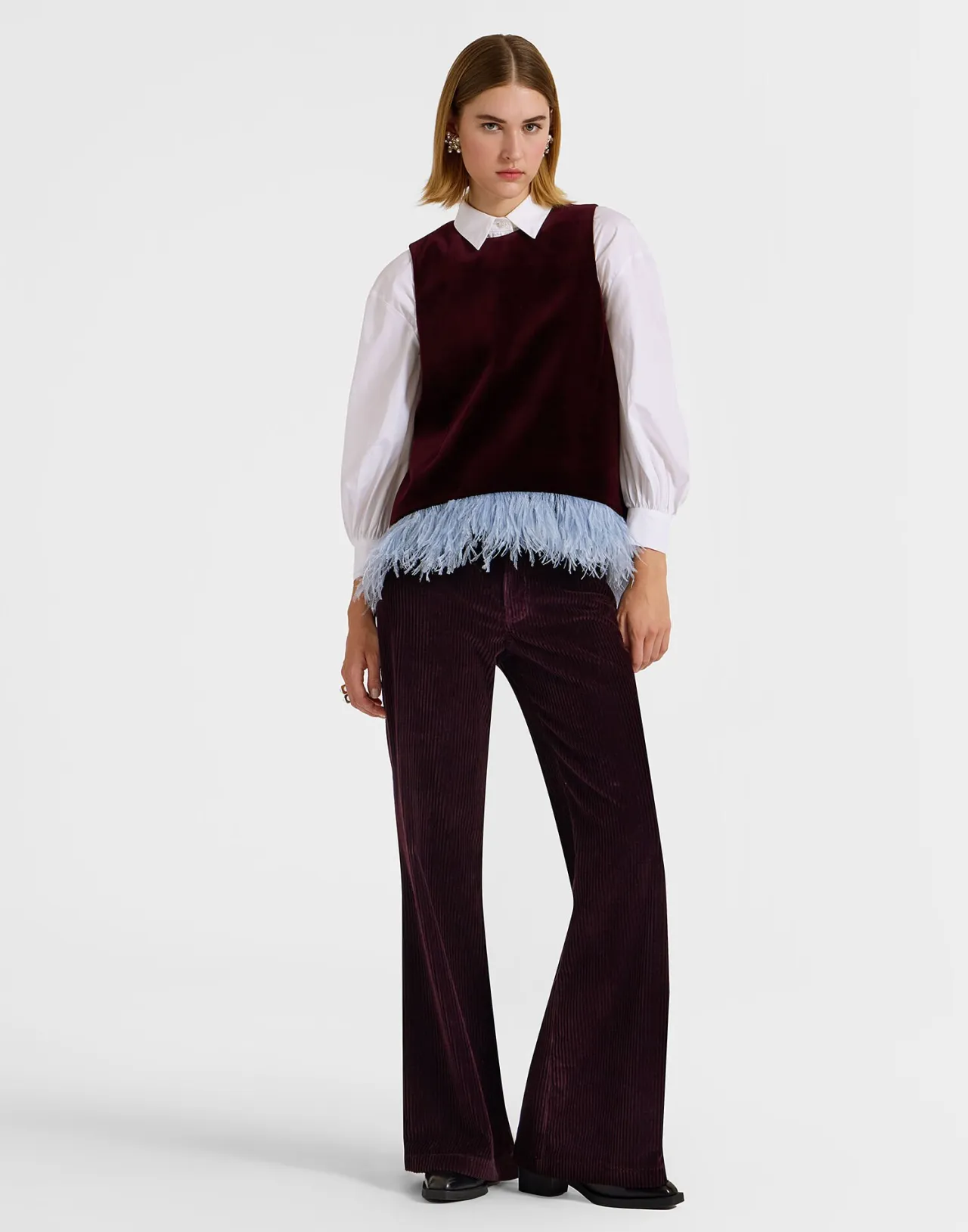 Pantaloni a Zampa con Design Avvolgente DoubleJ di La Maison - Tinta Unica Viola Intenso in Velluto a Coste per Look Autunno/Inverno
