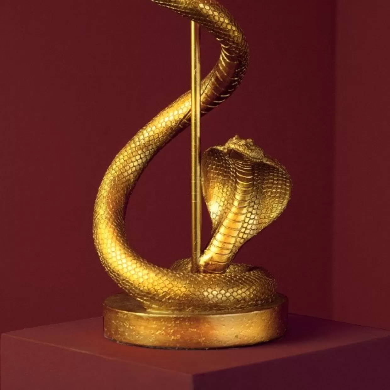 Lampada da Tavolo Cobra - Design Moderno e Iconico per Arredamento Contemporaneo | KARE Collezione