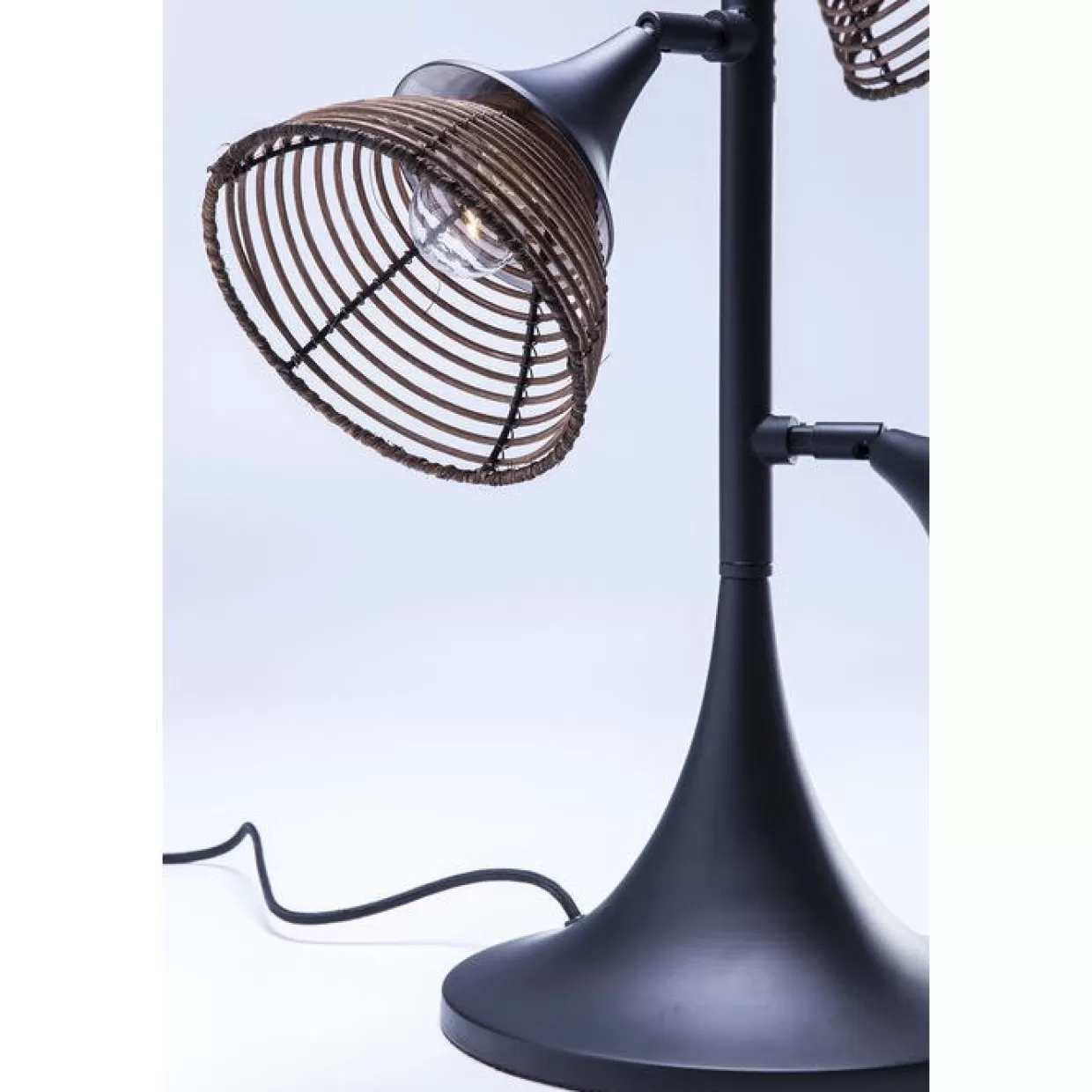 Lampada da tavolo con paralume in vimini naturale - Design contemporaneo KARE per atmosfere accoglienti