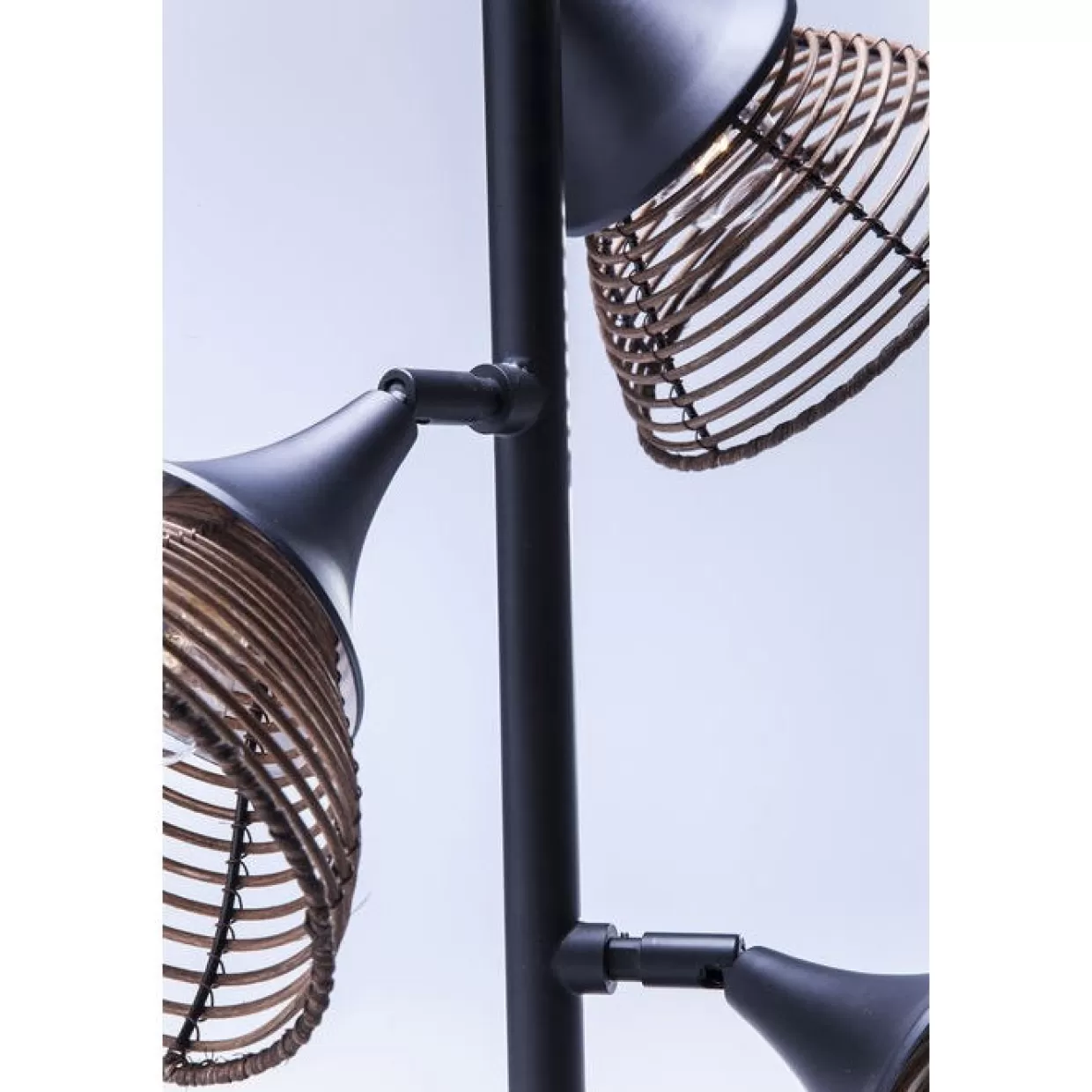 Lampada da tavolo con paralume in vimini naturale - Design contemporaneo KARE per atmosfere accoglienti