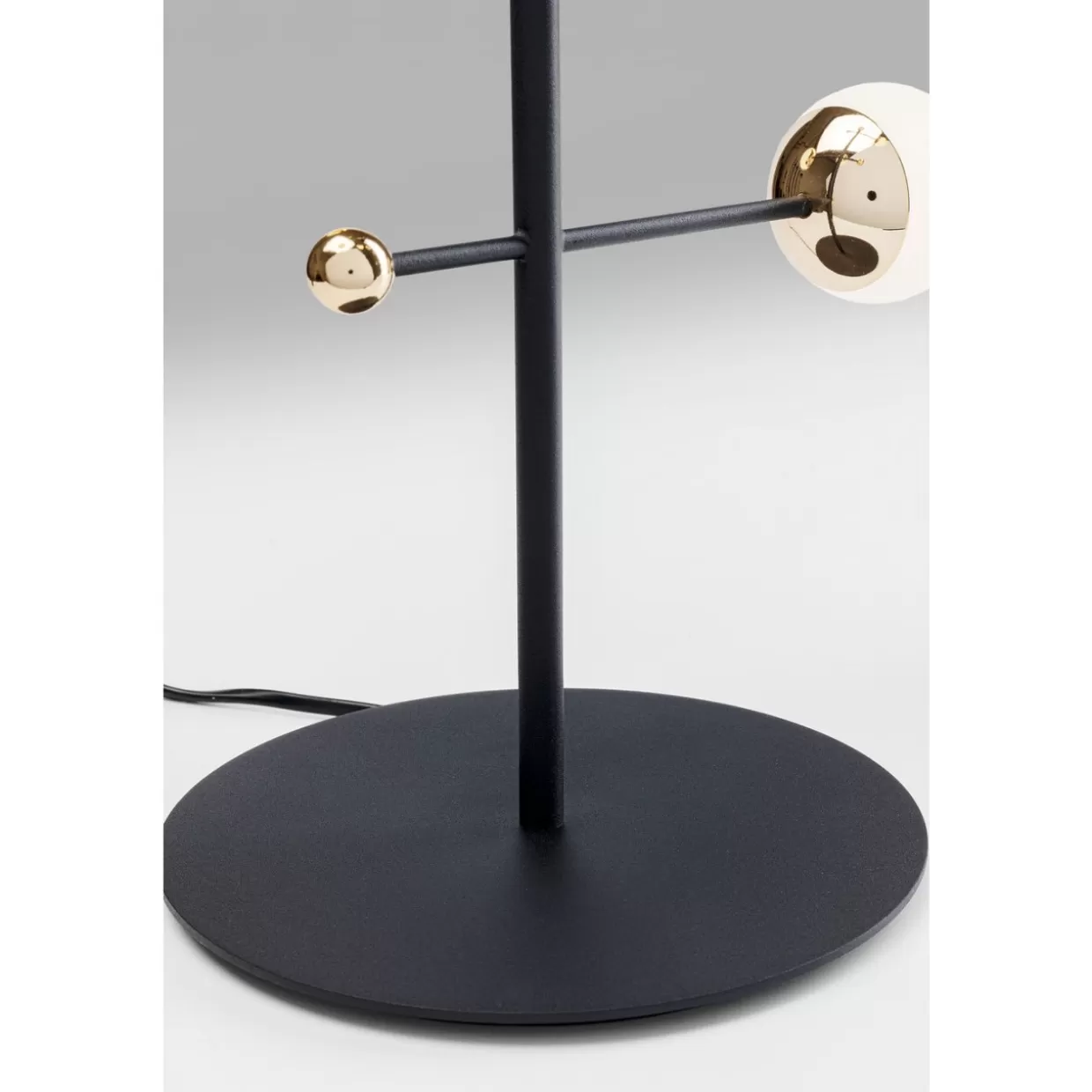 Lampada da tavolo Trapez 52 - Design geometrico moderno per arredamento contemporaneo | Illuminazione d'autore KARE 

(：