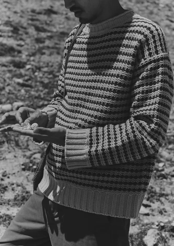 Maglione invernale a righe con rifiniture modellanti - Filato misto lana e cotone, disponibile a prezzo speciale!
