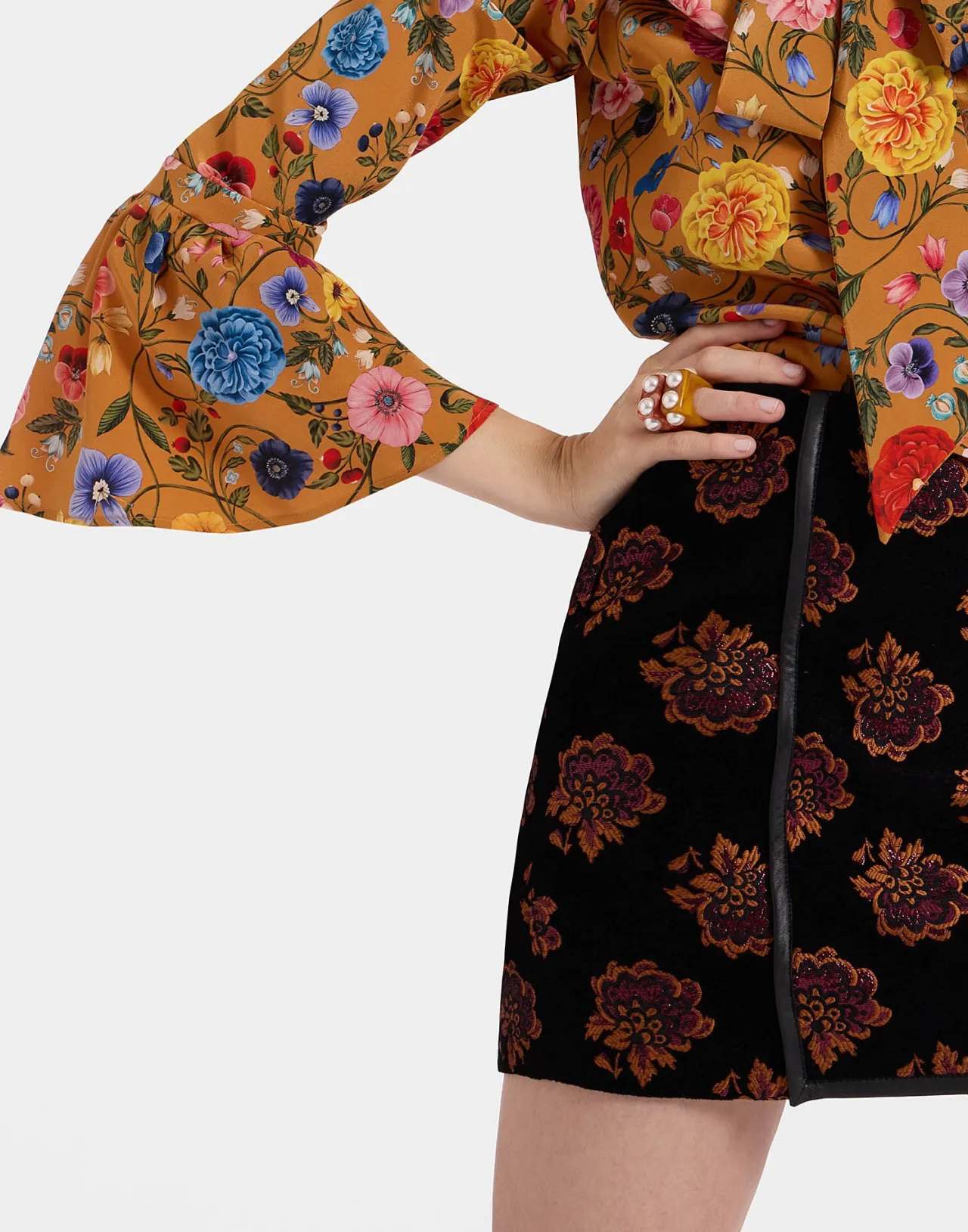 Gonna Twiggy DoubleJ con Rosette Jacquard - Modello Iconico in Tonalità Nera