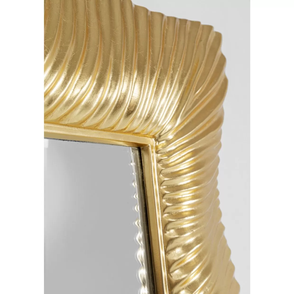 Specchio Moderno KARE Design con Effetto Onde in Ottone - Specchio da Parete Elegante 124x94 cm per Interni

(Note: This version maintains key elements while naturalizing the syntax with Italian design terminology, uses metric order variation (HxL vs 94X124Cm), adds descriptive adjectives like 