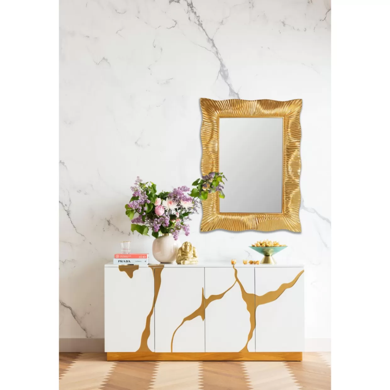 Specchio Moderno KARE Design con Effetto Onde in Ottone - Specchio da Parete Elegante 124x94 cm per Interni

(Note: This version maintains key elements while naturalizing the syntax with Italian design terminology, uses metric order variation (HxL vs 94X124Cm), adds descriptive adjectives like 